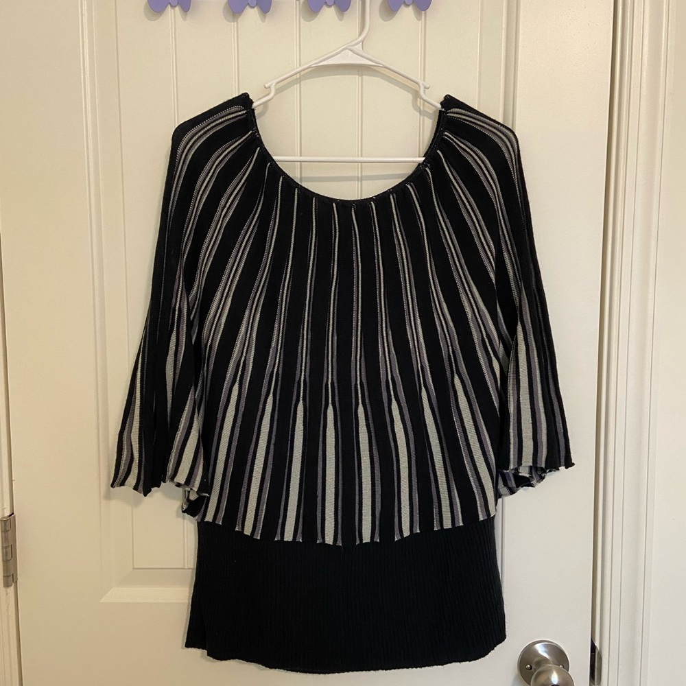 EUC 212 New York women’s black white striped knit loose stretchy sweater large - Picture 1 of 5